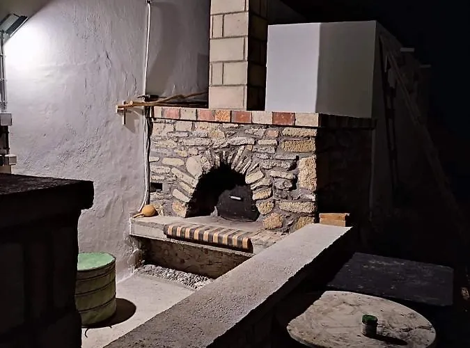 Jimmy, Pilona Village Vlicha (Rhodes)