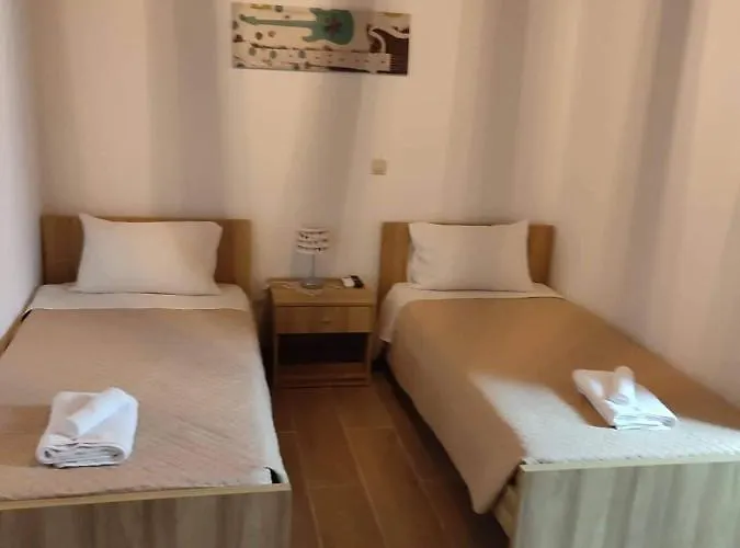 Jimmy, Pilona Village Holiday home *