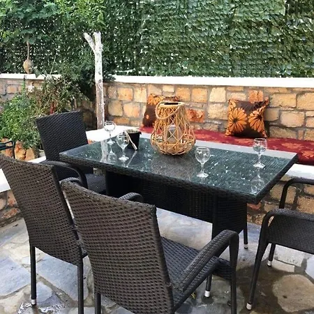 Jimmy, Pilona Village Hébergement de vacances *