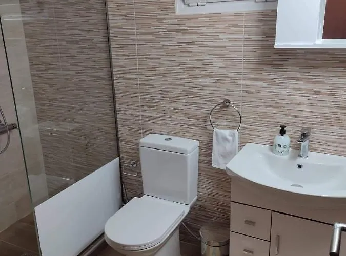 Jimmy, Pilona Village بيت للعطل